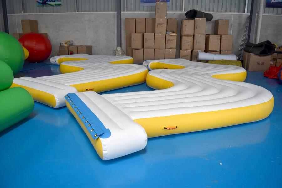 Bouncia W corner floating For Water Park